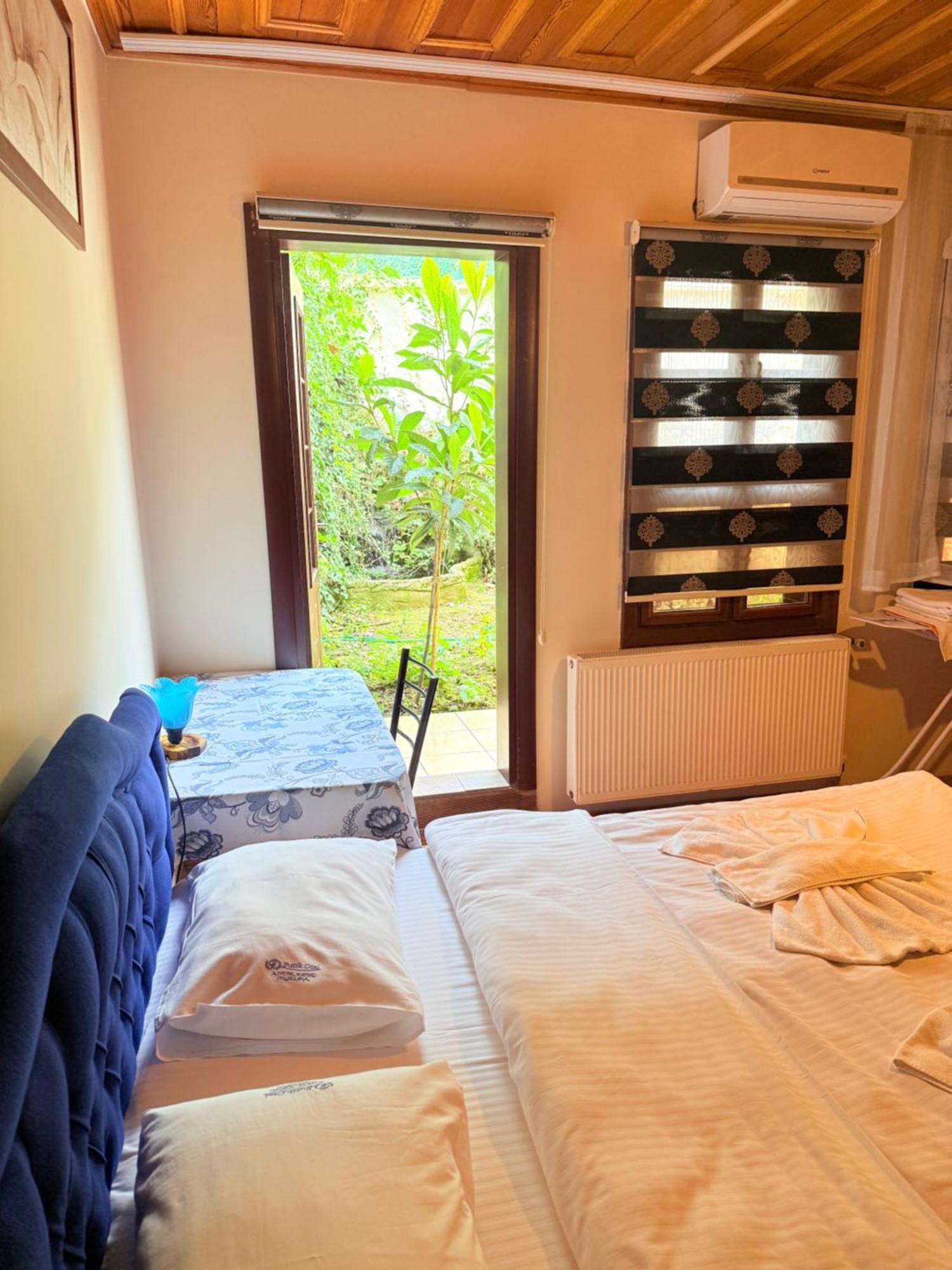 Oez Butik Otel Antik Kent Myrleia Mudanya Esterno foto