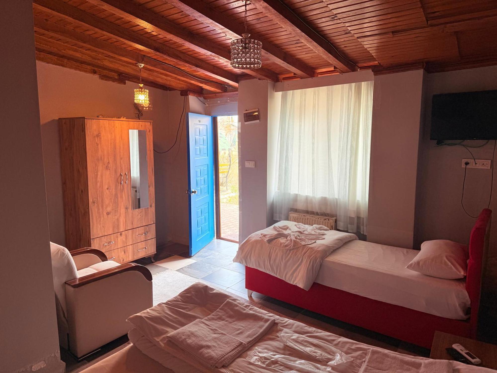 Oez Butik Otel Antik Kent Myrleia Mudanya Esterno foto