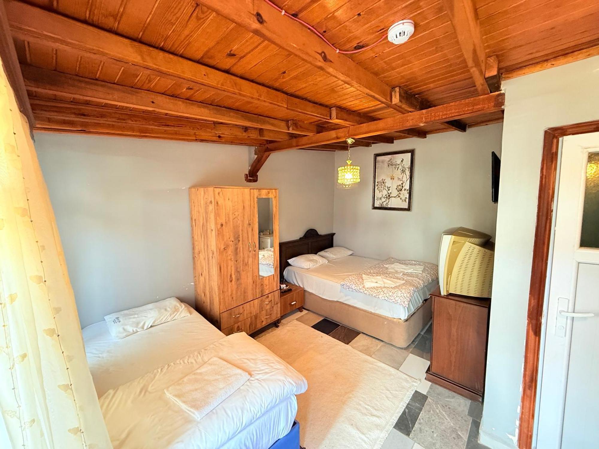 Oez Butik Otel Antik Kent Myrleia Mudanya Esterno foto